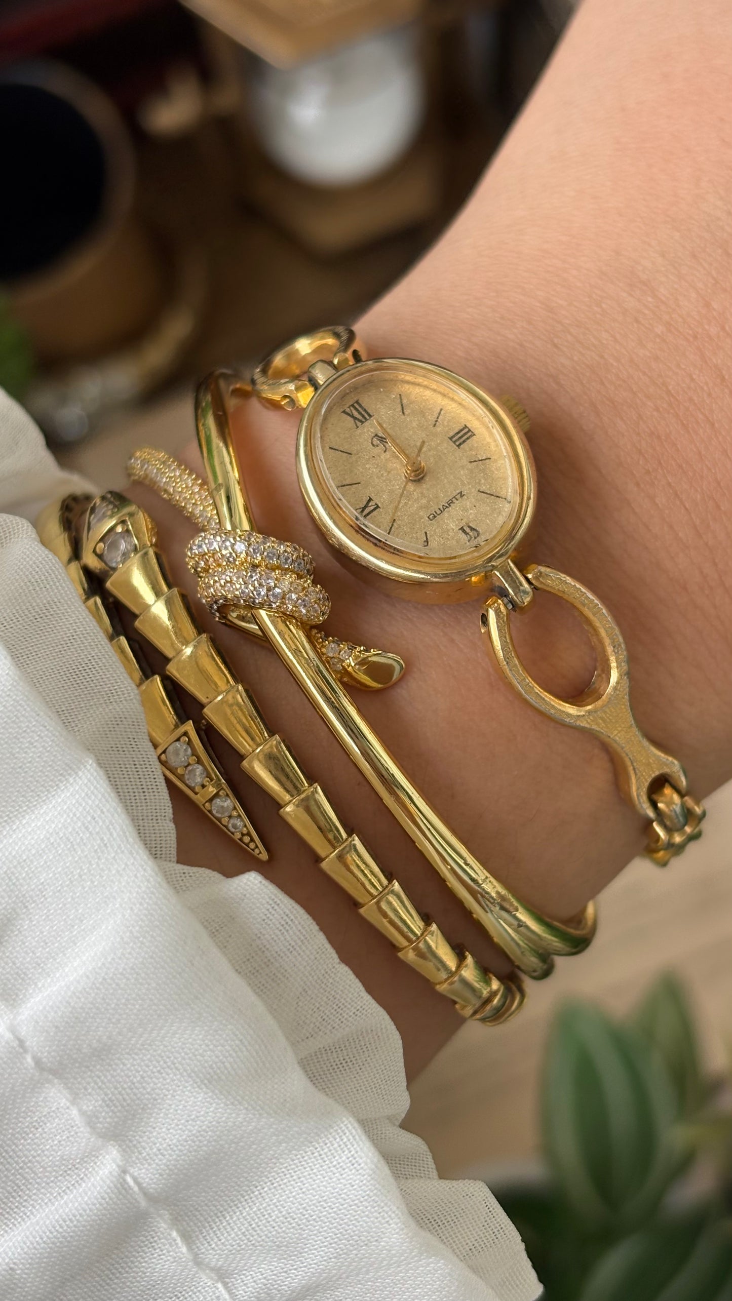 Vintage Dainty Citizen Noevir Bracelet Watch in Gold Tone Quartz