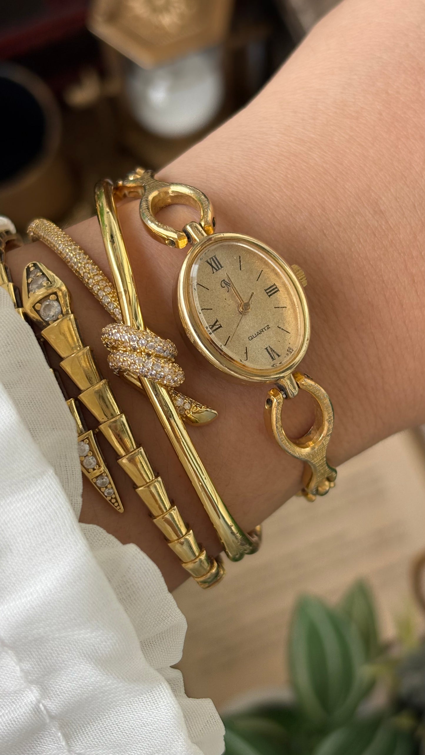 Vintage Dainty Citizen Noevir Bracelet Watch in Gold Tone Quartz