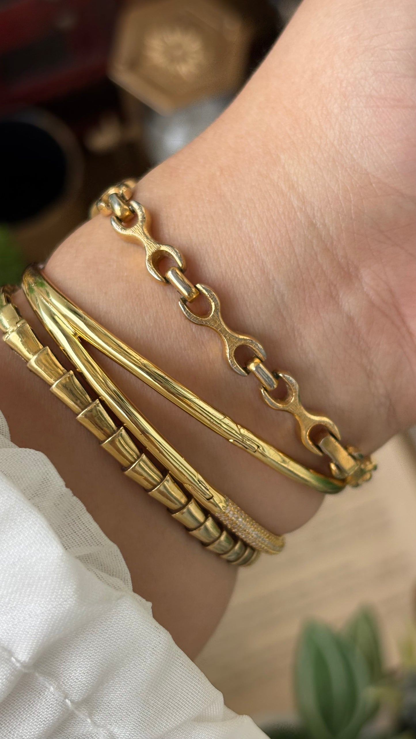 Vintage Dainty Citizen Noevir Bracelet Watch in Gold Tone Quartz