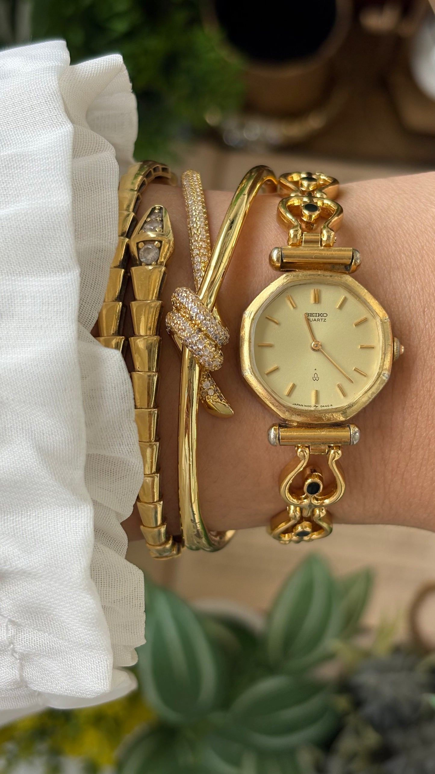 Rare Vintage Seiko Heart Bracelet Chain Watch in Gold Heptagon Dial Quartz