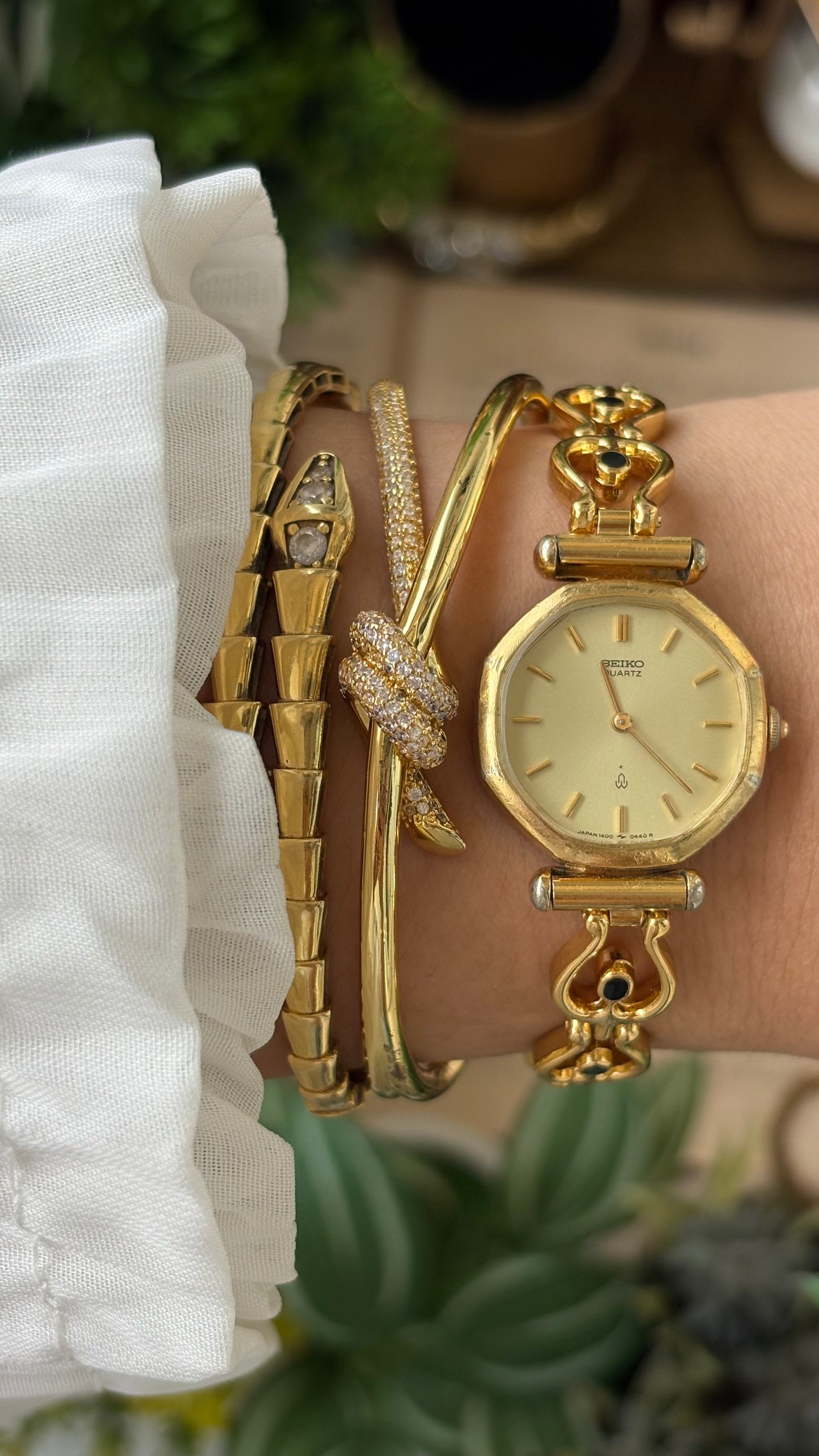 Rare Vintage Seiko Heart Bracelet Chain Watch in Gold Heptagon Dial Quartz