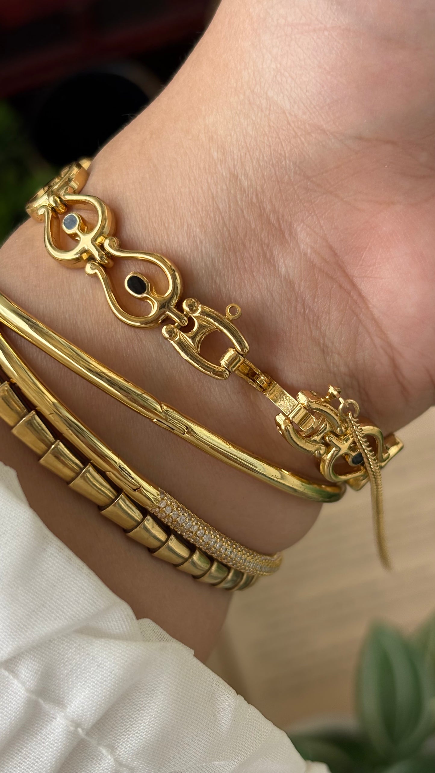 Rare Vintage Seiko Heart Bracelet Chain Watch in Gold Heptagon Dial Quartz